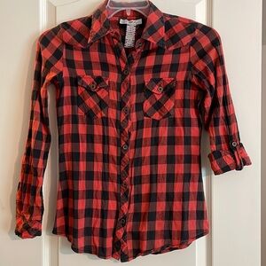 Long-Sleeve Plaid Shirt Black and Red, size Small
